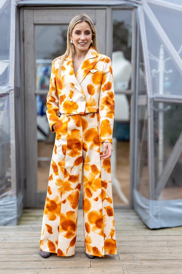 Kostiumelis-kreminis-2