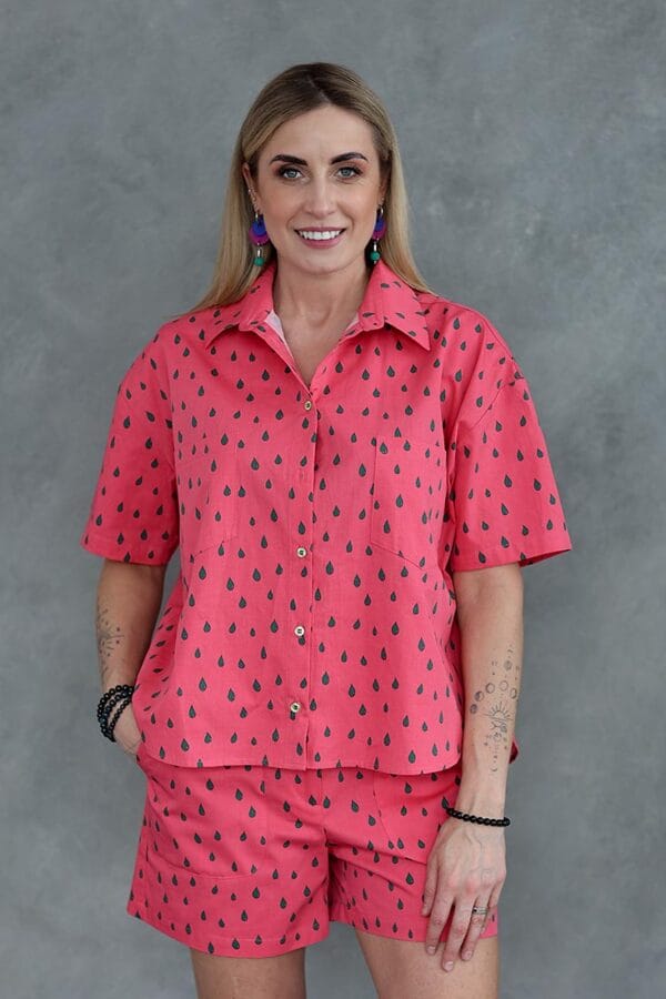 kostiumelis-su-sortais-25