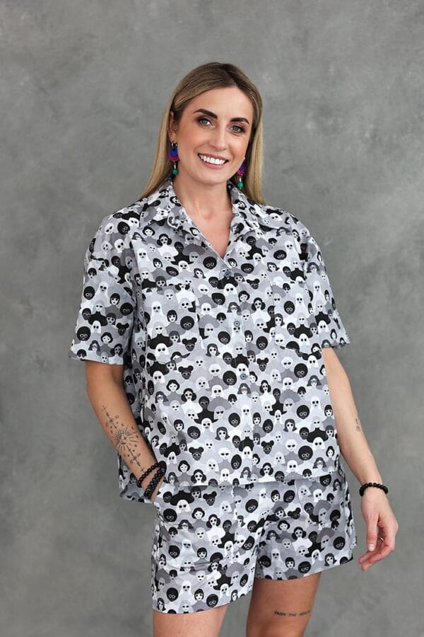 kostiumelis-su-sortais-17