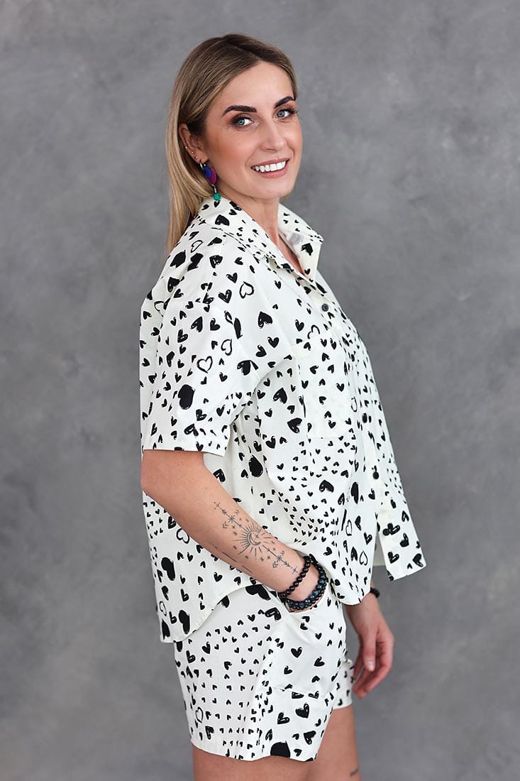 kostiumelis-su-sortais-37