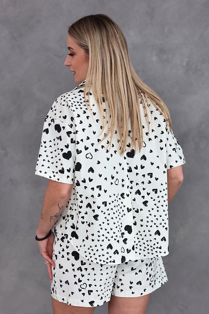 kostiumelis-su-sortais-38