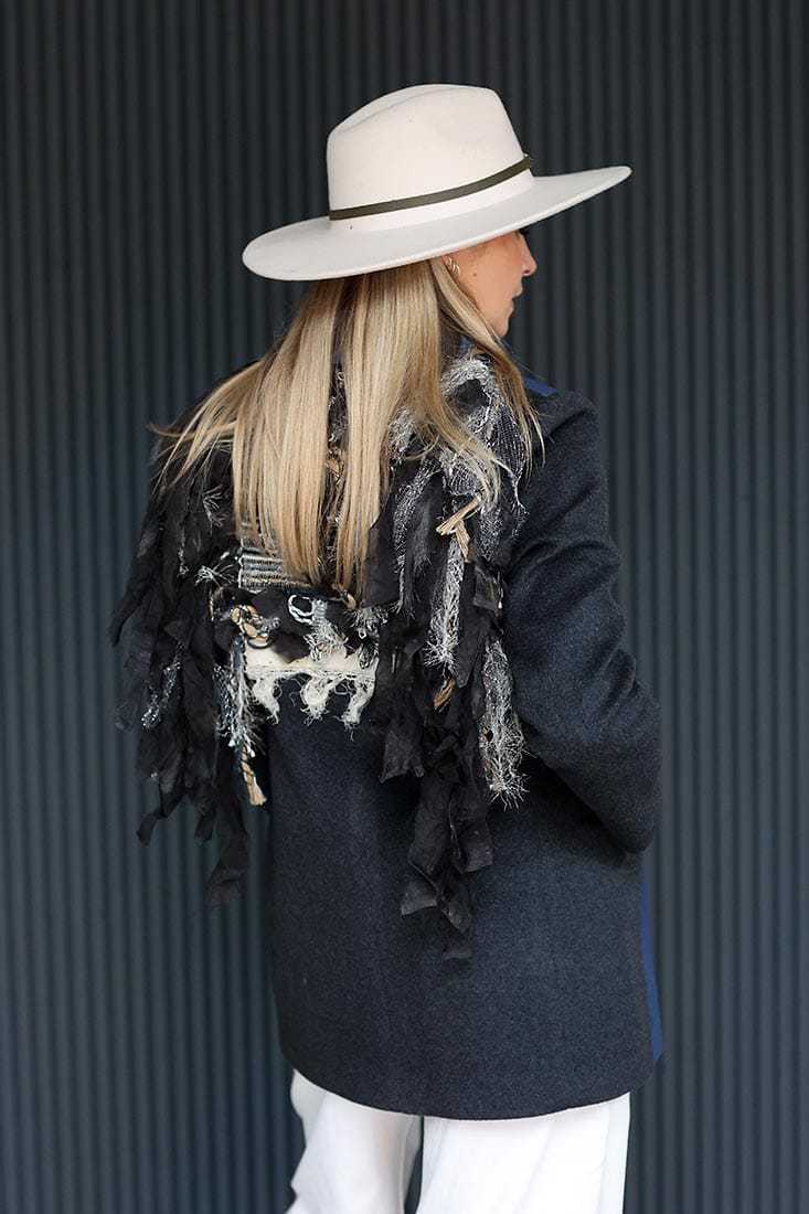 Tiesaus silueto švarkas "Mistika" - Image 2