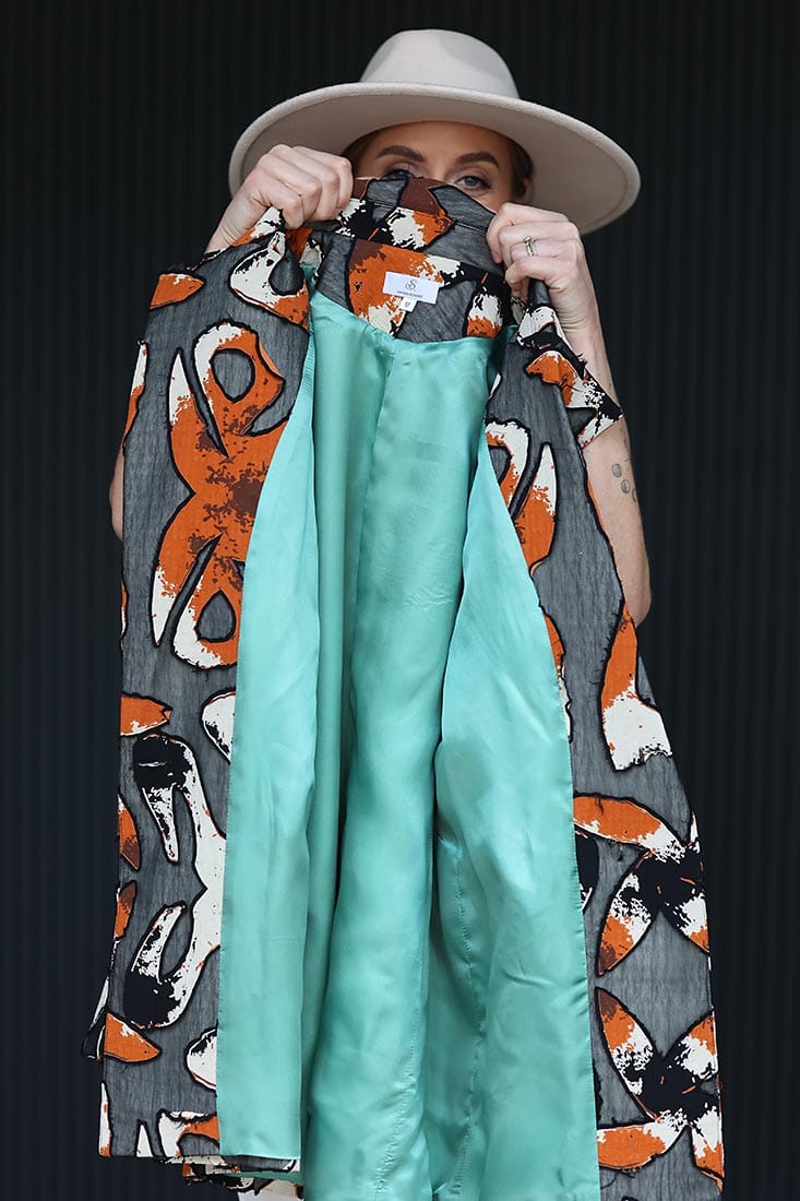 Tiesaus silueto švarkas "Carmen" - Image 5