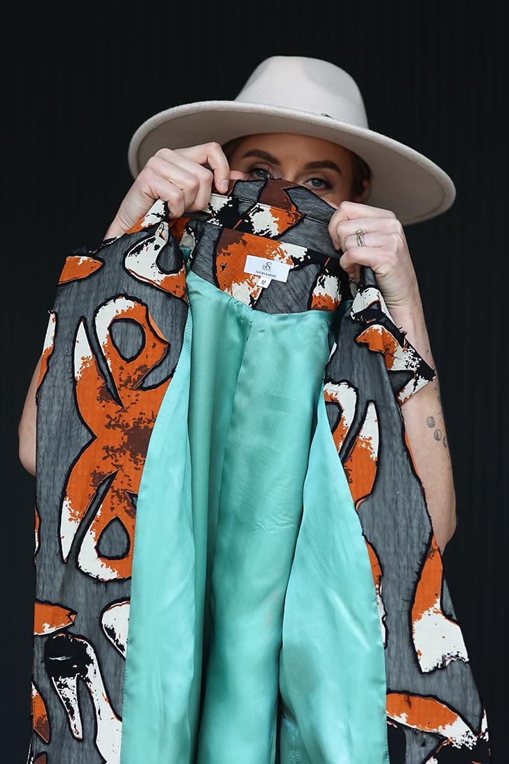 Tiesaus silueto švarkas "Carmen" - Image 4