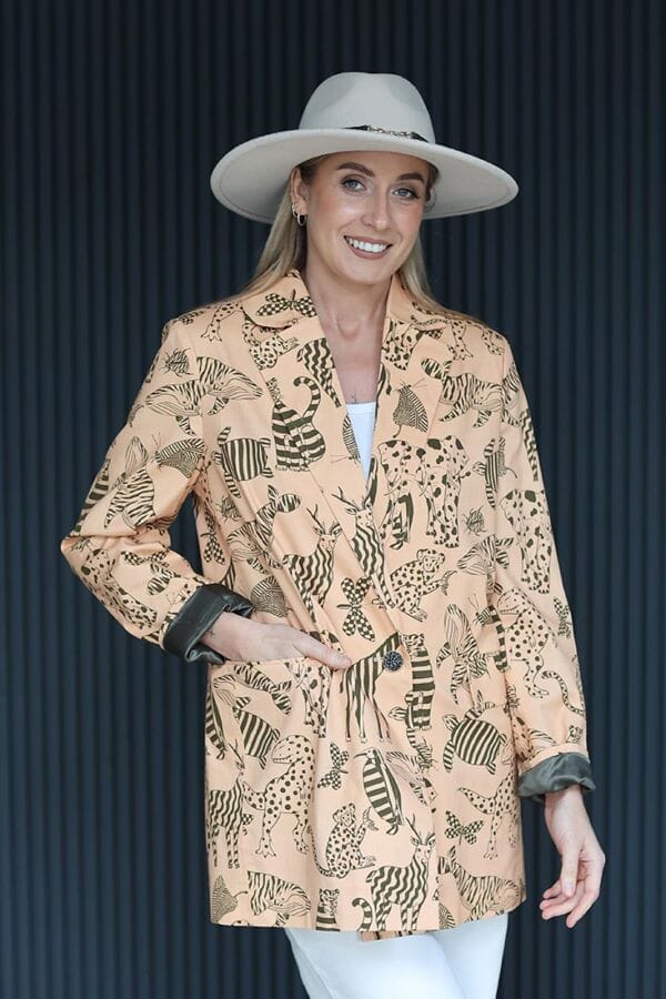 Tiesaus silueto švarkas "Ardea"