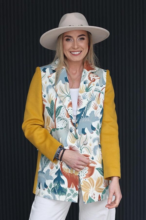 Tiesaus silueto švarkas "Azaria"