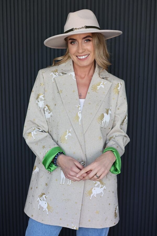 Tiesaus silueto švarkas "Elaria"