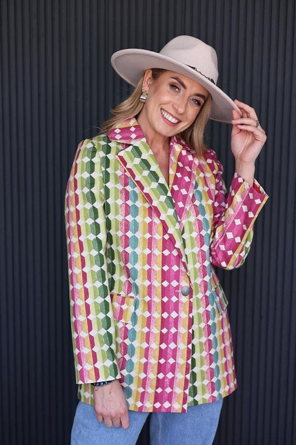 Tiesaus silueto švarkas "Lunara"